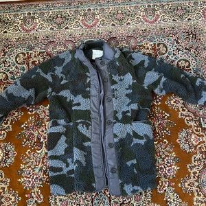 American Eagle camo sherpa